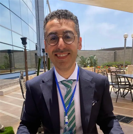 Portrait du Dr Mahmoud Hamza, chirurgien ophtalmologiste